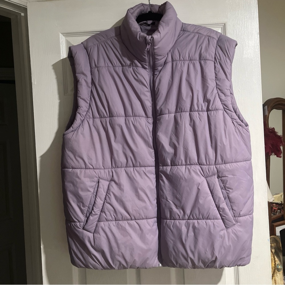DSG (Dicks) Women’s Lilac Puffer Jacket Vest M/L runs big